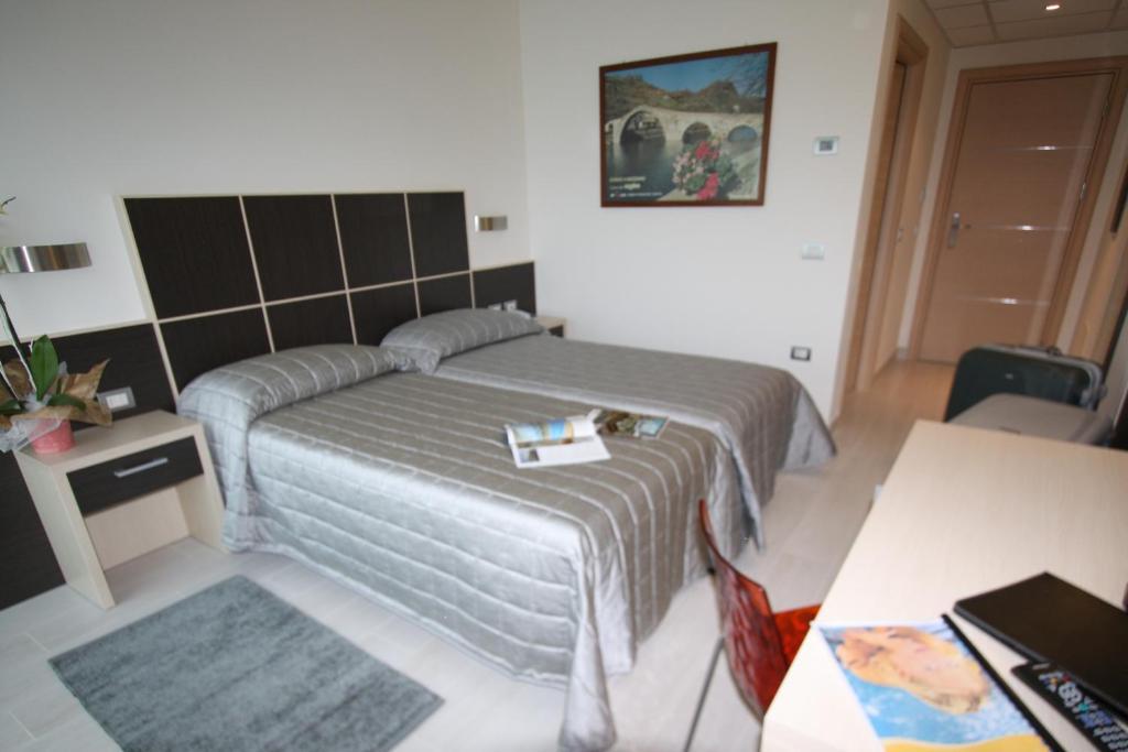 Hotel Garni Corallo Torbole Sul Garda Habitación foto
